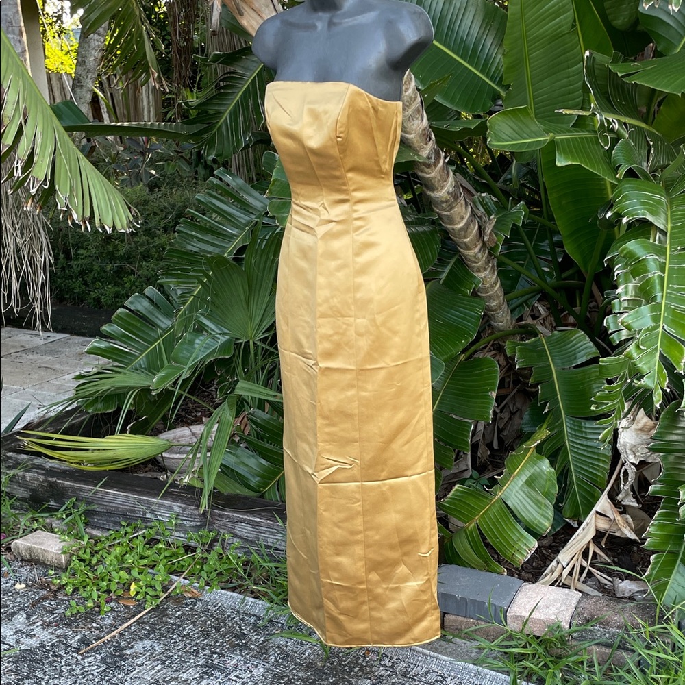 Watters and watters strapless gold satin dress